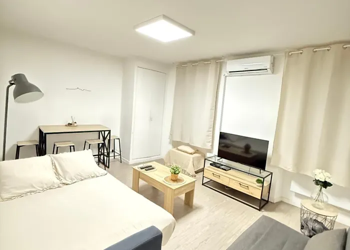 Cocon Marseillais, Centre-Ville, Vieux-Port - Rue Paradis, Renove, Climatise, 2Pers