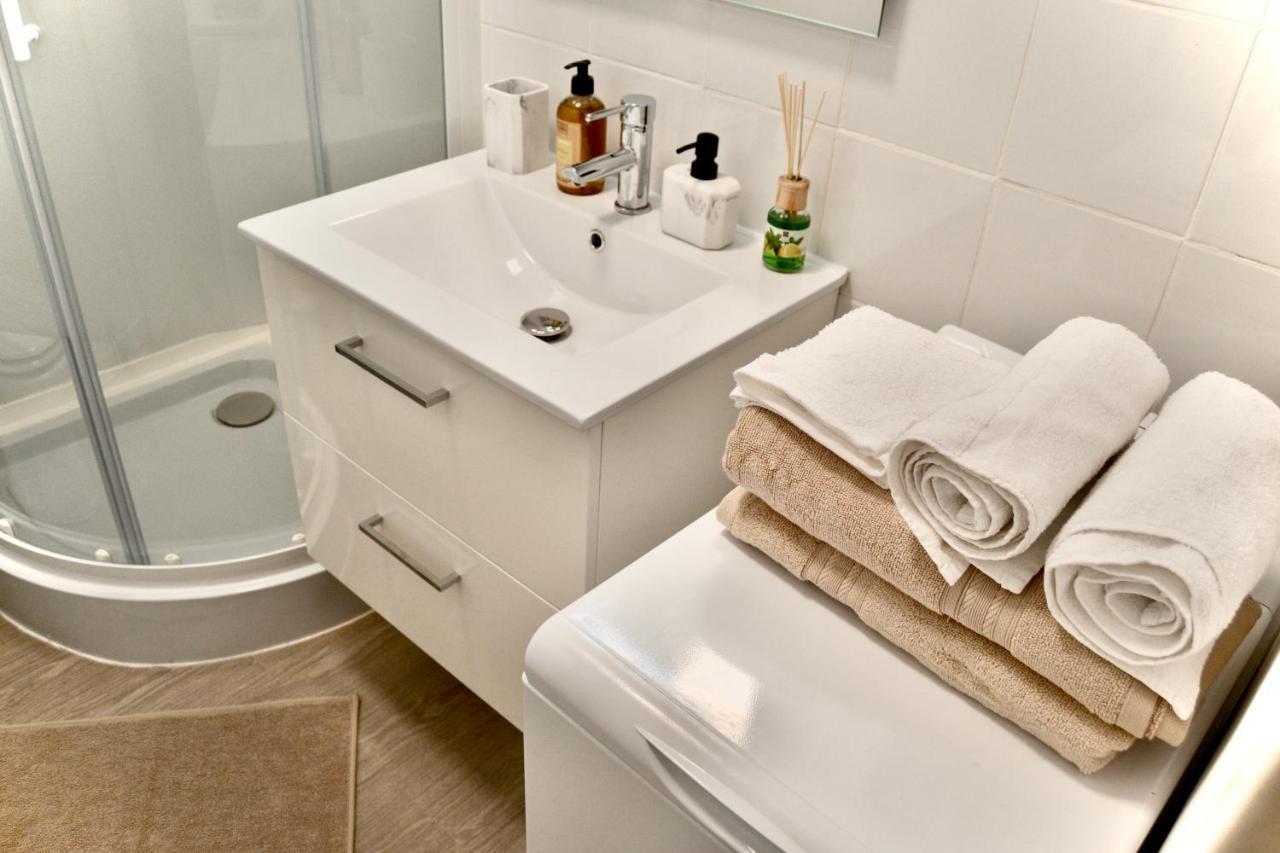 Cocon Marseillais, Centre-ville, Vieux-port - Rue Paradis, Renove, Climatise, 2pers Appartement