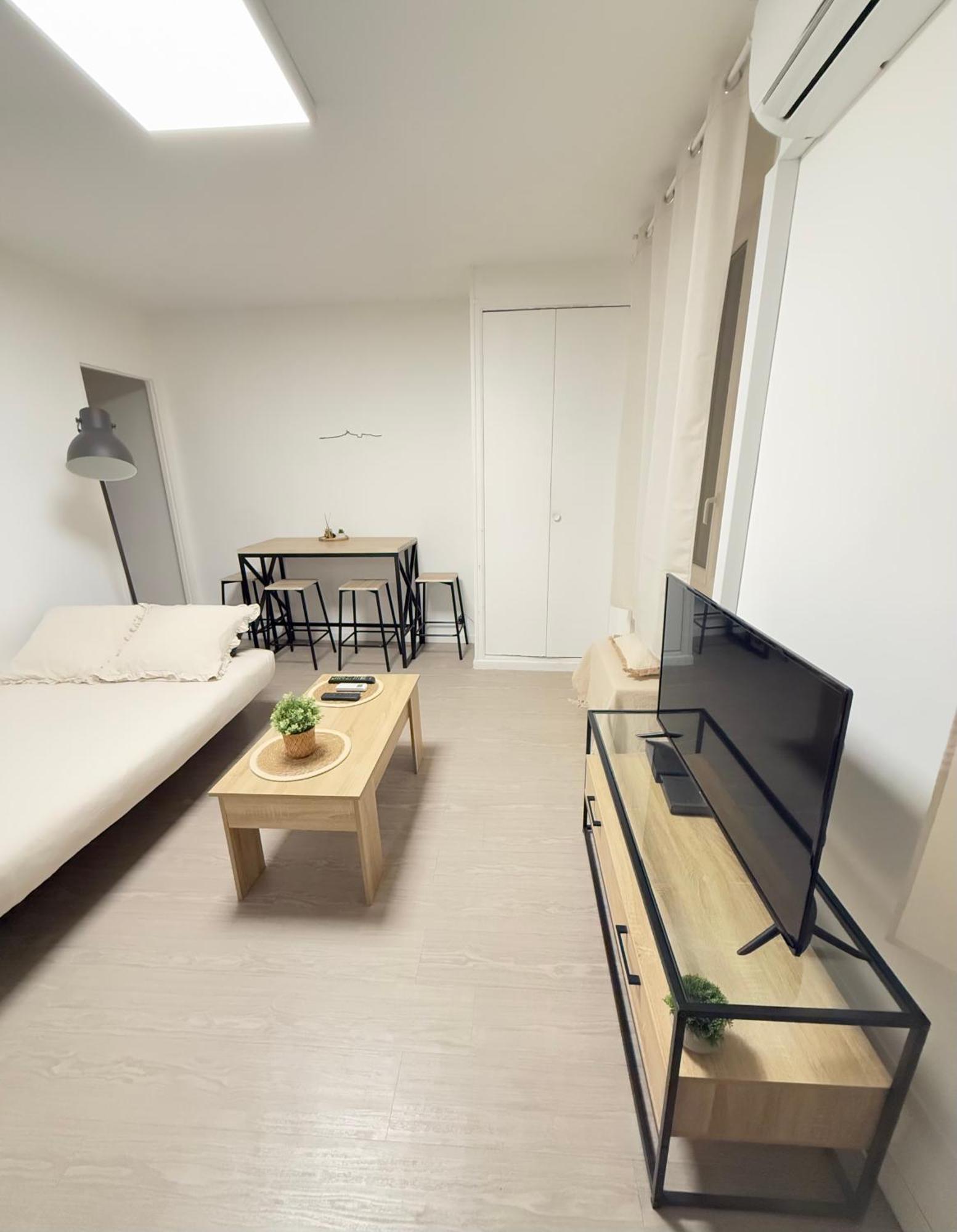 Cocon Marseillais, Centre-ville, Vieux-port - Rue Paradis, Renove, Climatise, 2pers Marseilles